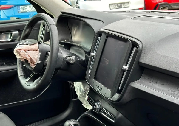 Volvo XC 40 cena 28900 przebieg: 85000, rok produkcji 2019 z Chmielnik małe 106